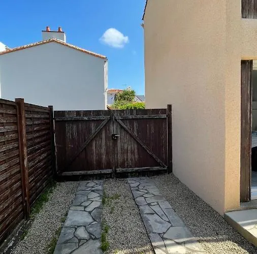 בית נופש Maison T2 Wifi Parking Prive D'olonne 9mn A Pied Presidents